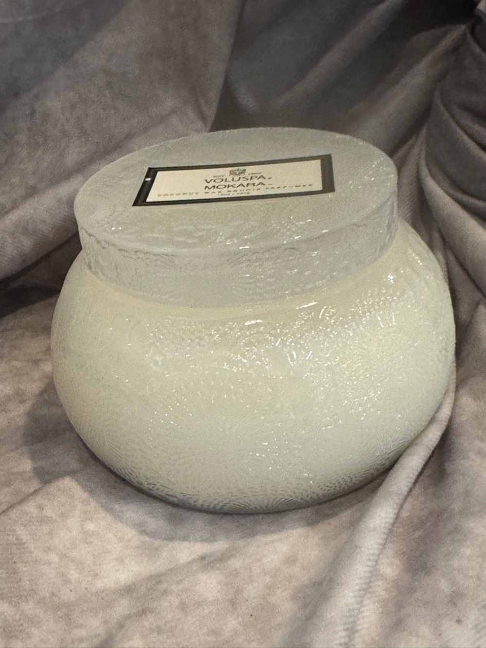 Voluspa Mokara Textured Cream Glass Candle with Gold Trim NEW 14fl oz